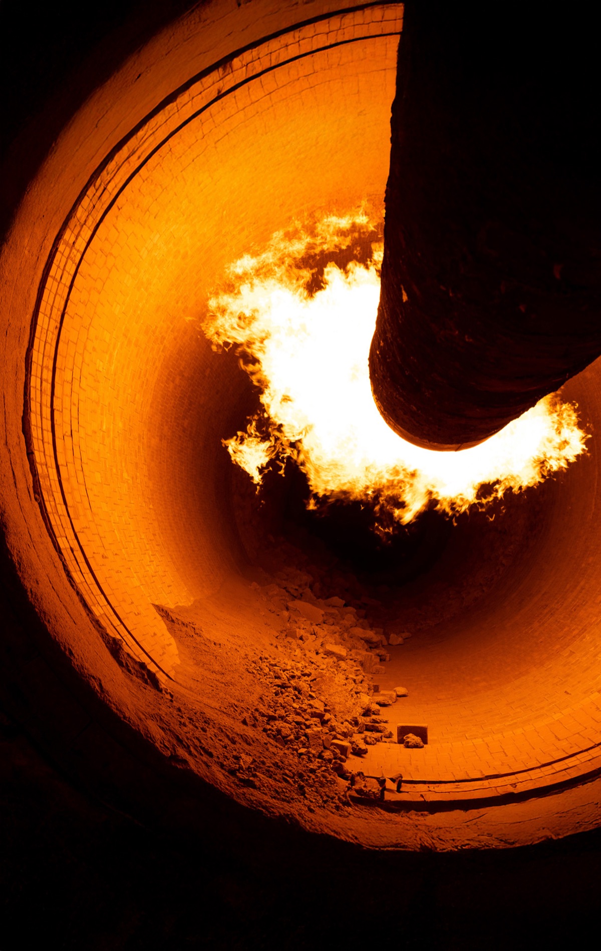 Flamme de four à ciment utilisant le SRF comme combustible alternatif pour la production de clinker